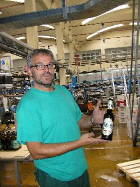 Lavoratore con la Birra Pedavena